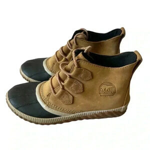 Sorel Women’s Out N About Plus Boot ELK 1809121-286. SZ 7